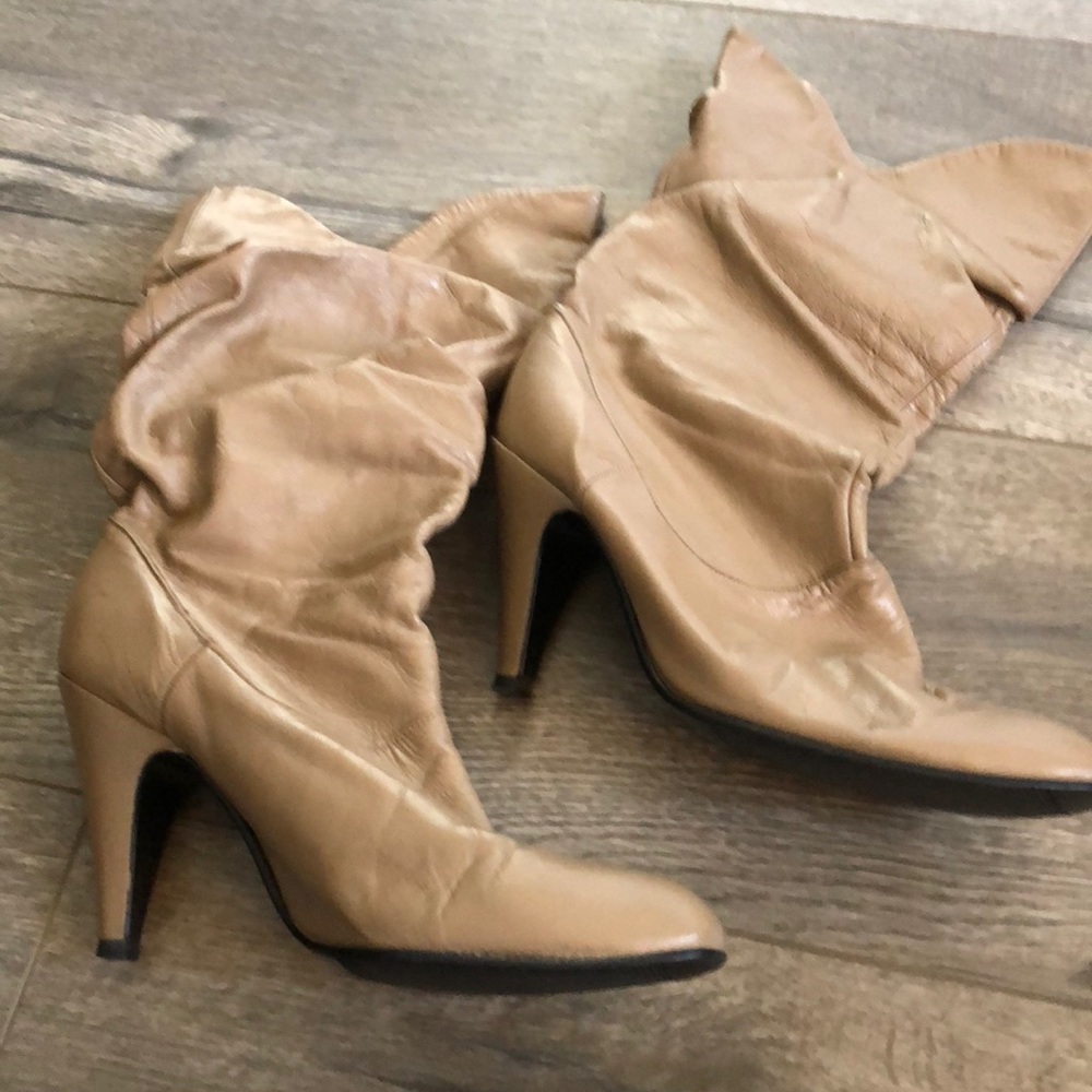 Vintage nude boots
